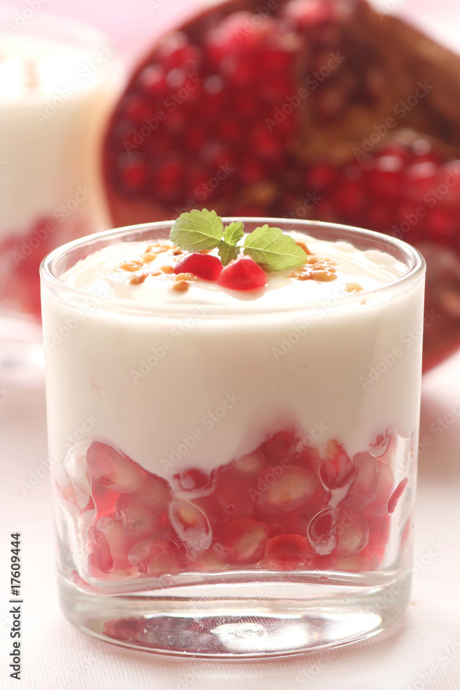 Yogurt with Pomegranate Seeds Yogurt with Pomegranate Seeds