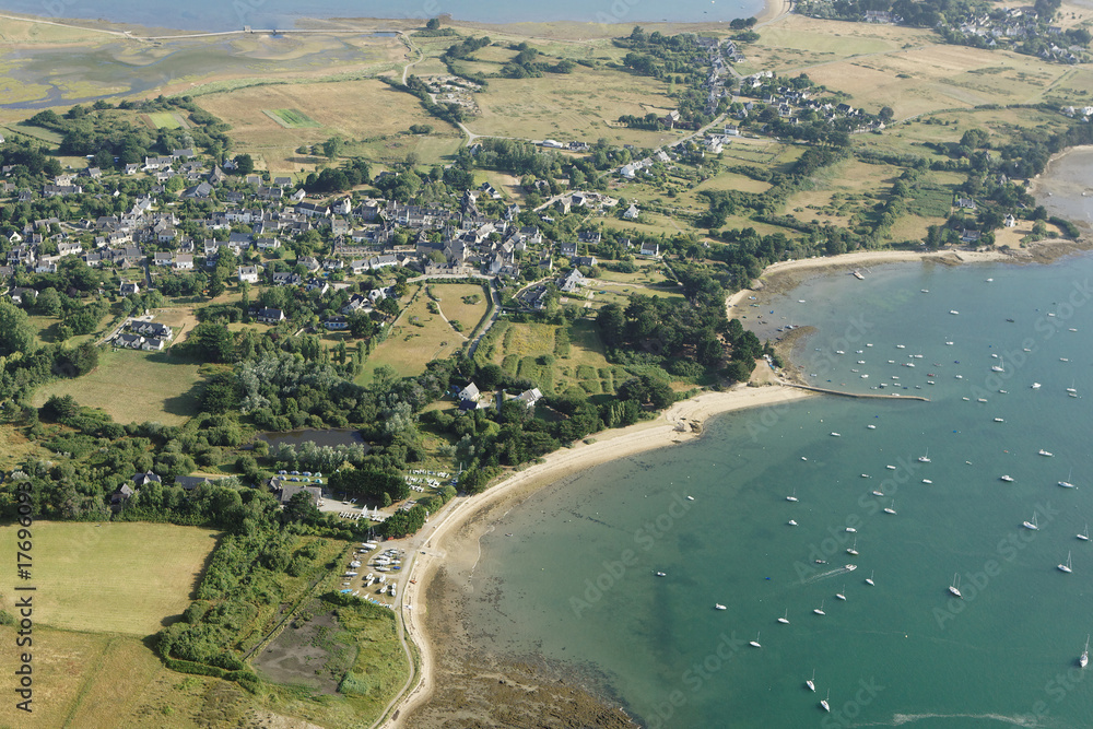 vue aerienne de l'île-d'Arz, Gollfe du Morbihan (56)