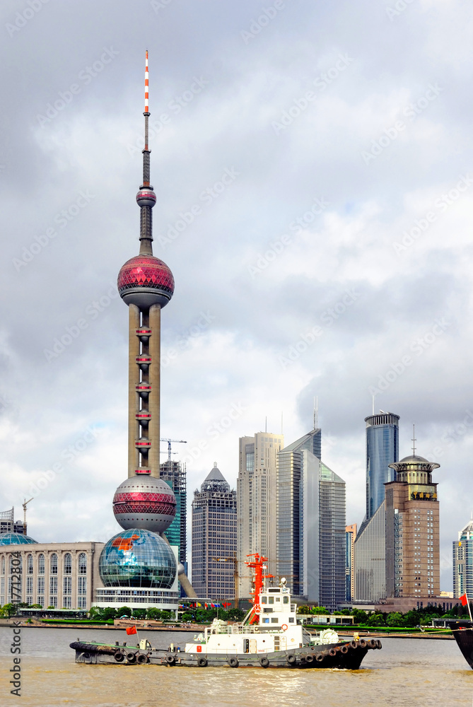 Obraz premium China Shanghai Pudong riverfront buildings and the pearl tower