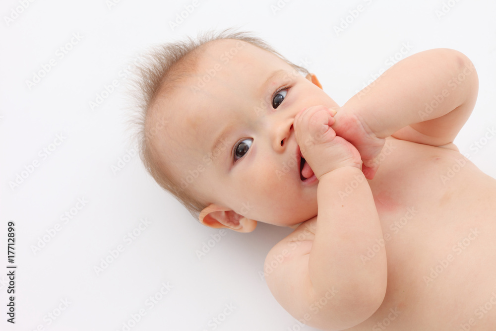 指をくわえる赤ちゃん 指をくわえる赤ちゃん