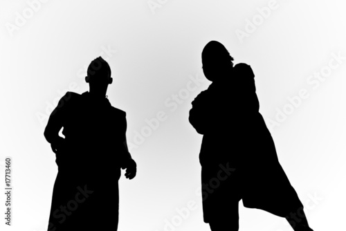 jóvenes en actitud amenazadora 2