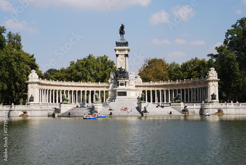 Statue d'Alphonse XII d'Espagne Jardins du Retiro