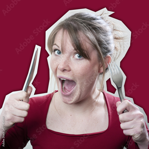 jeune femme heureuse dévorer des yeux couverts photo