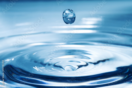 goutte eau liquide propre sain thermal spa hygiène pure