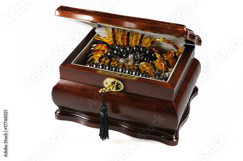 Jeweller casket with amber necklace