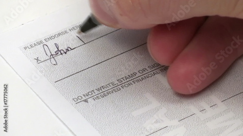 Endorsing a check - HD