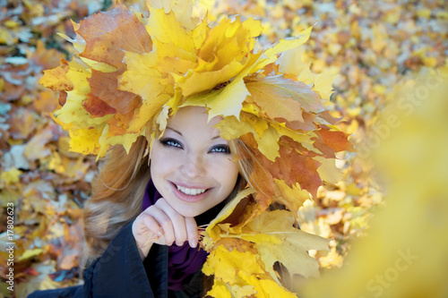 Girl in the autumn wreath