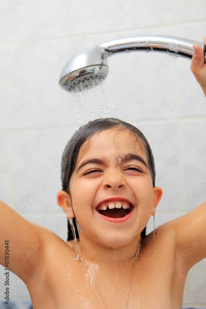 Foto Stock Je chante sous la douche !!! Adobe Stock
