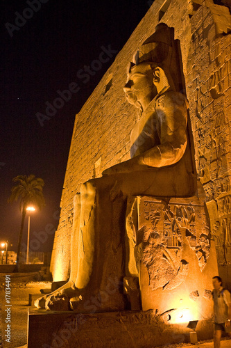 Obraz na płótnie Ramses bei Nacht w salonie