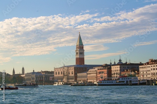 au milieu de la lagune-Venise © Somwaya