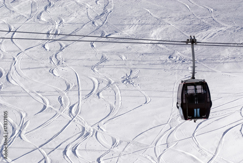 Cable car going up