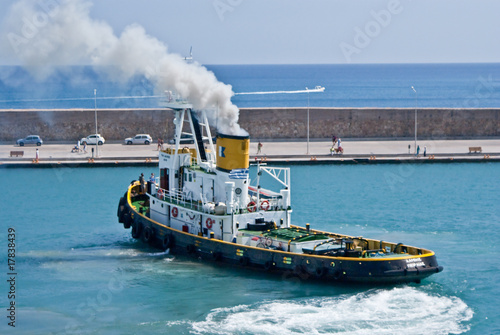 Tug boat