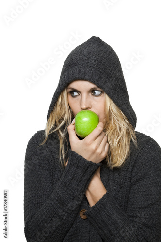 Frau mit Apfel