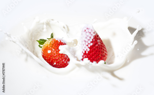 Strawberries with cream splashes