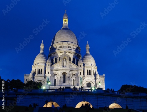 Basilique Sacre Coeur, night view, Paris, France © Karol Kozłowski