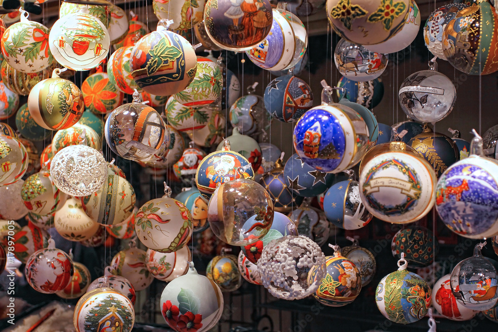 Painted christmas balls and tree decorations sold on the market