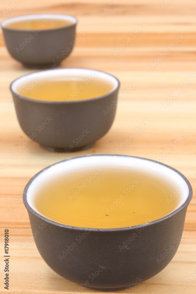 Cups of green tea / 三杯绿茶 Cups of green tea / 三杯绿茶