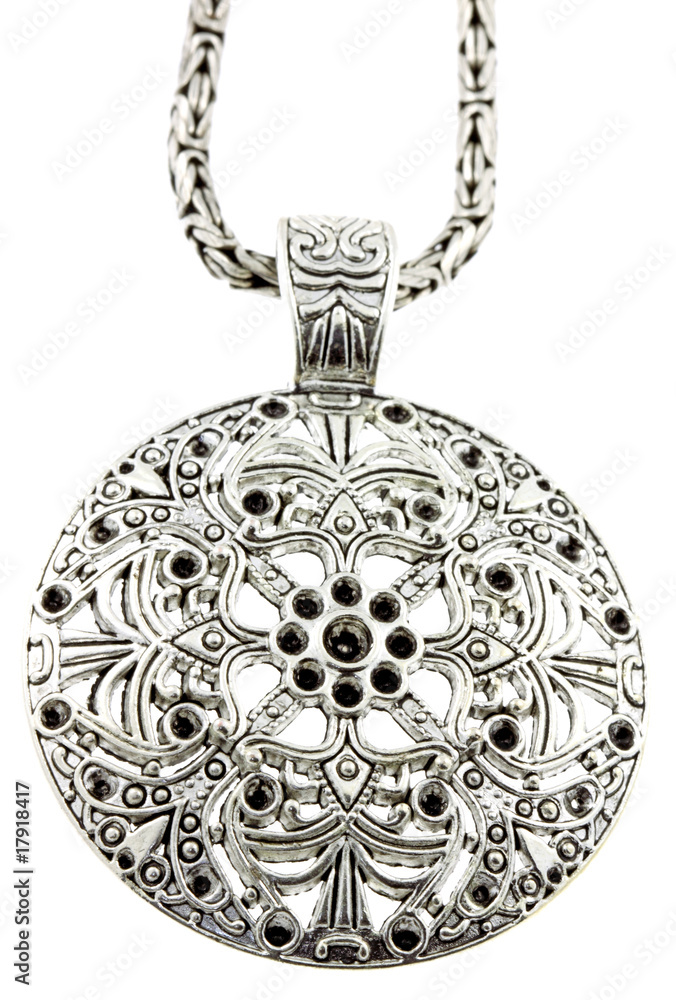 pendentif collier argent fond blanc pendentif collier argent fond blanc