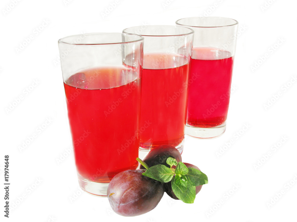 plum juice in glasses StockFoto Adobe Stock