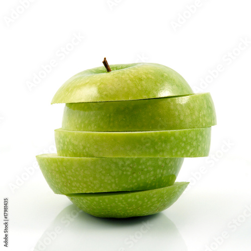 Mela verde affettata ricomposta