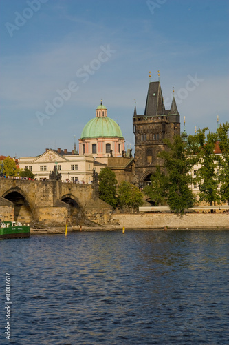 Altstädter Turm an der Karlsbrücke in Prag