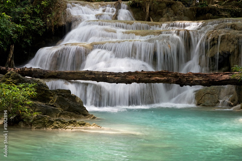 Fototapeta Naklejka Na Ścianę i Meble -  Jungle Waterfall