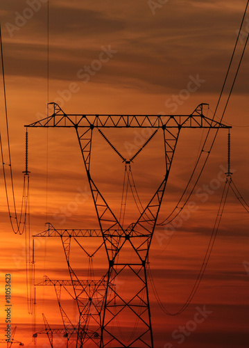 Obraz na płótnie słupy energetyczne 108 w salonie