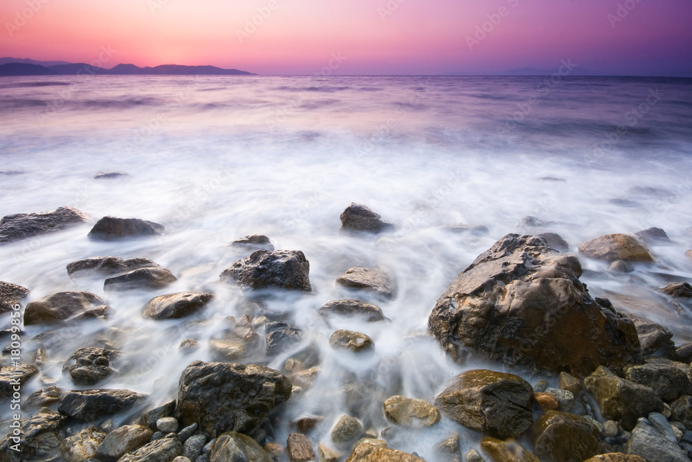 Fototapeta premium waves on the rocky shore