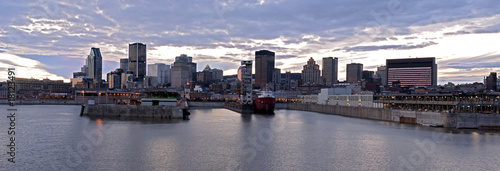 Panorama Montreal waterfront