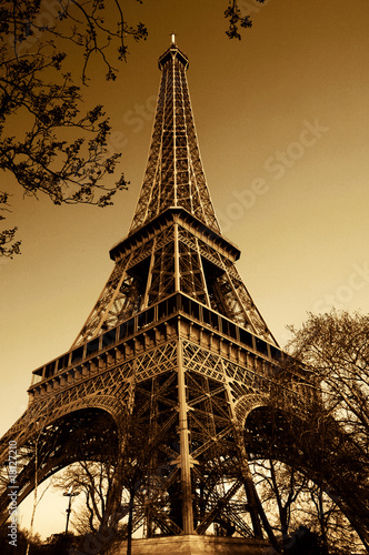 Vintage Eiffel Tower (Paris, France)