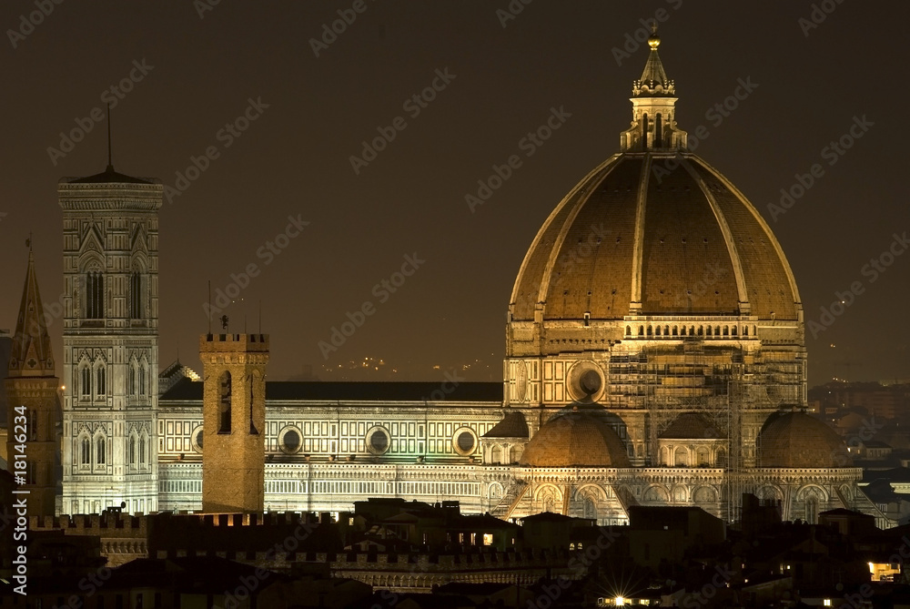 Naklejka premium Firenze: notturna sulla Cattedrale di S. Naria del Fiore 2