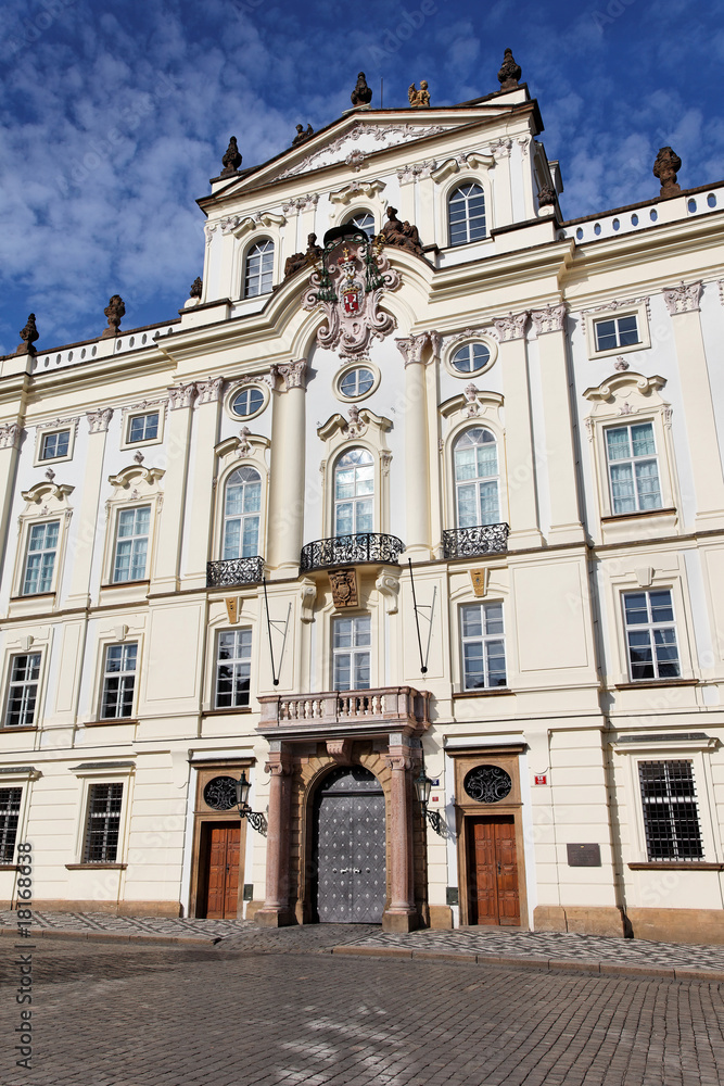 Erzbischöfliches Palais auf dem Hradschiner Platz in Prag