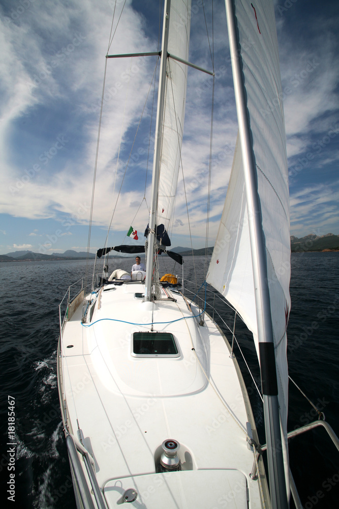 Fototapeta premium Viaggiare in barca a vela