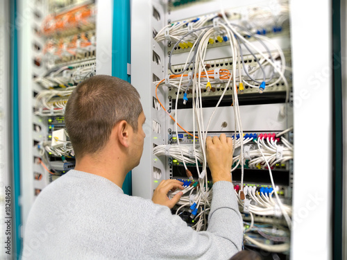 Network engineer solve the communication problem