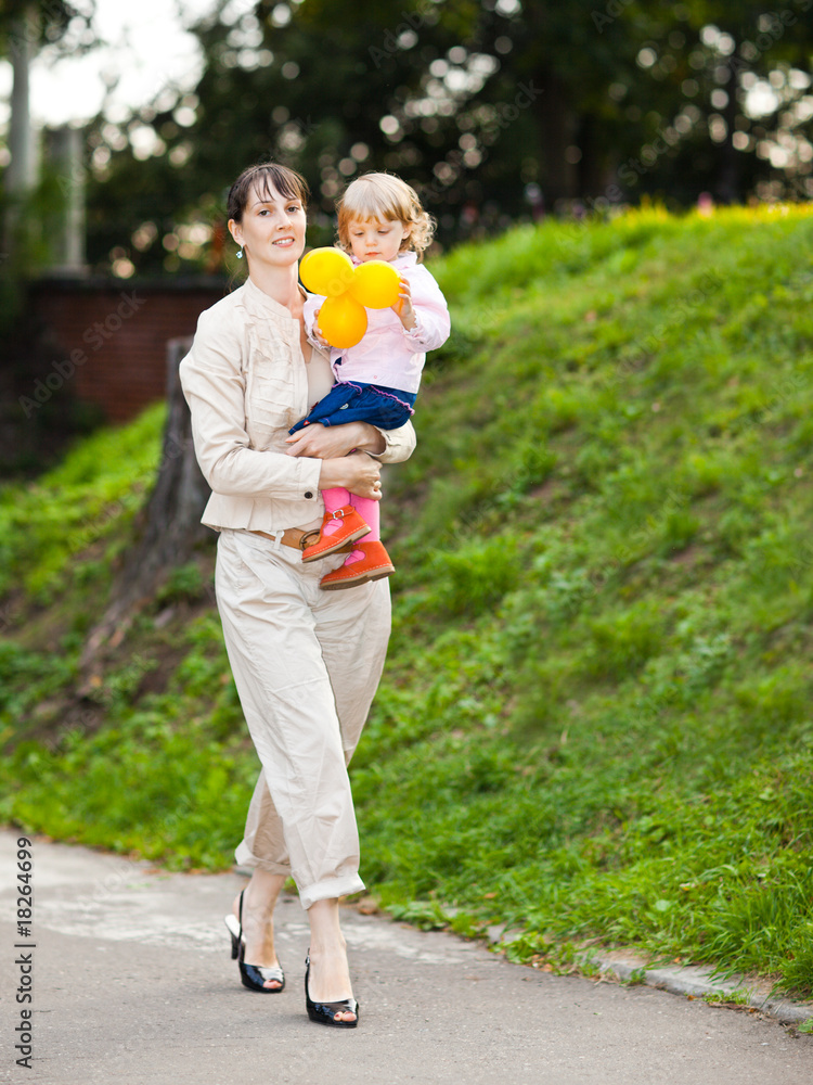 Obraz premium Mother with daughter