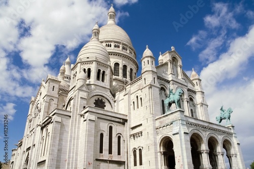Sacre Coeur Basilica in Montmatre, Paris фототапет