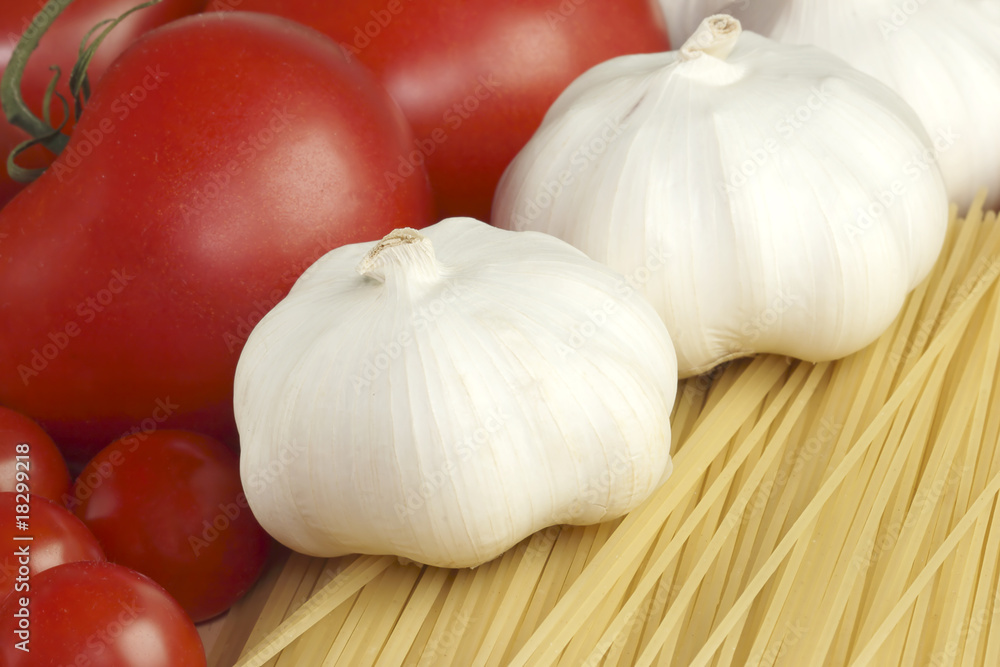 Garlic, pasta and tomatoes Garlic, pasta and tomatoes