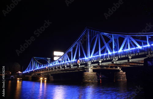 Glienicker Brücke Nachts, Feier 20 Jahre Mauerfall © rotschwarzdesign