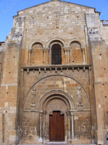 Portada Iglesia de San Isidoro (León)