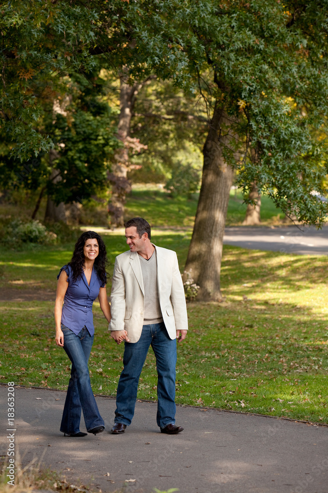 Fototapeta premium Couple Walk Park