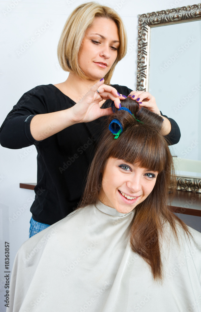 Fototapeta premium hair stylist in work