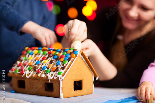 Gingerbread house decoration