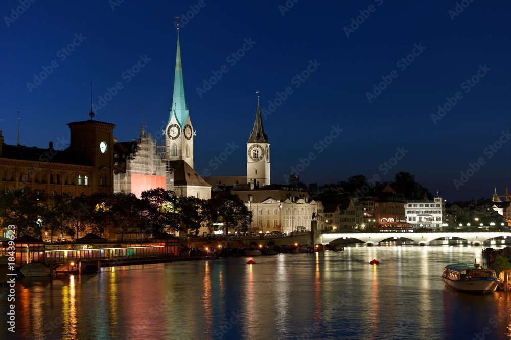 Zürich almost night - Fraumünster and St. Peter's Cathedral