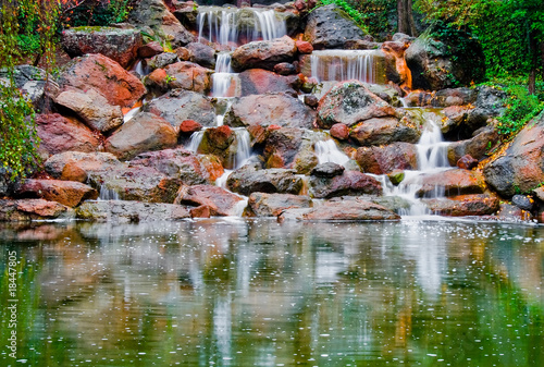Fototapeta Naklejka Na Ścianę i Meble -  Waterfall in autumn