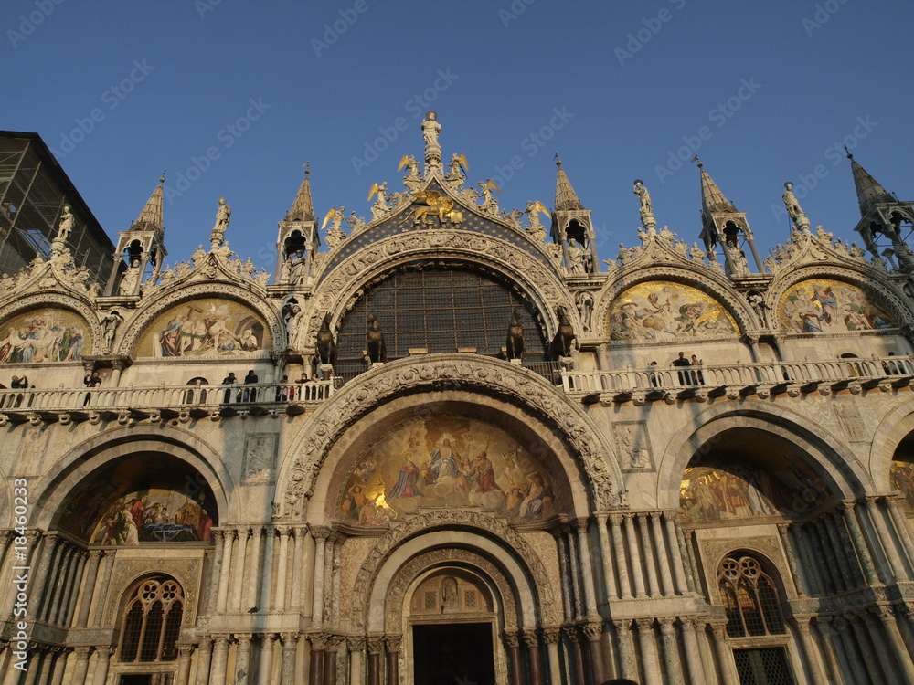 Portada de la Basilica de San Marcos en Venecia