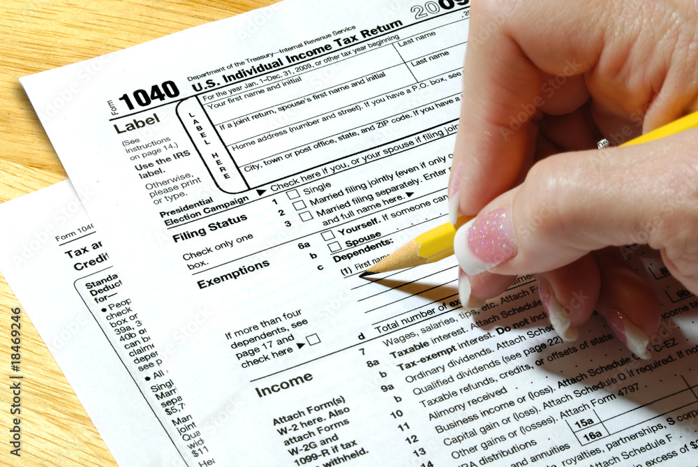 Obraz premium Tax Forms Pencil
