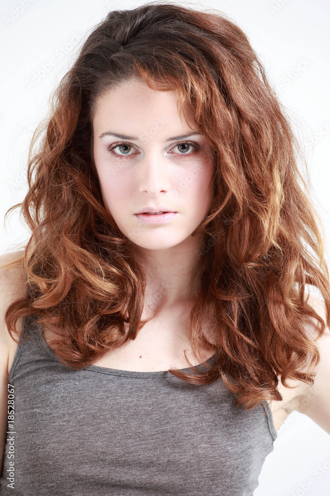 Naklejka premium portrait beauté jeune femme