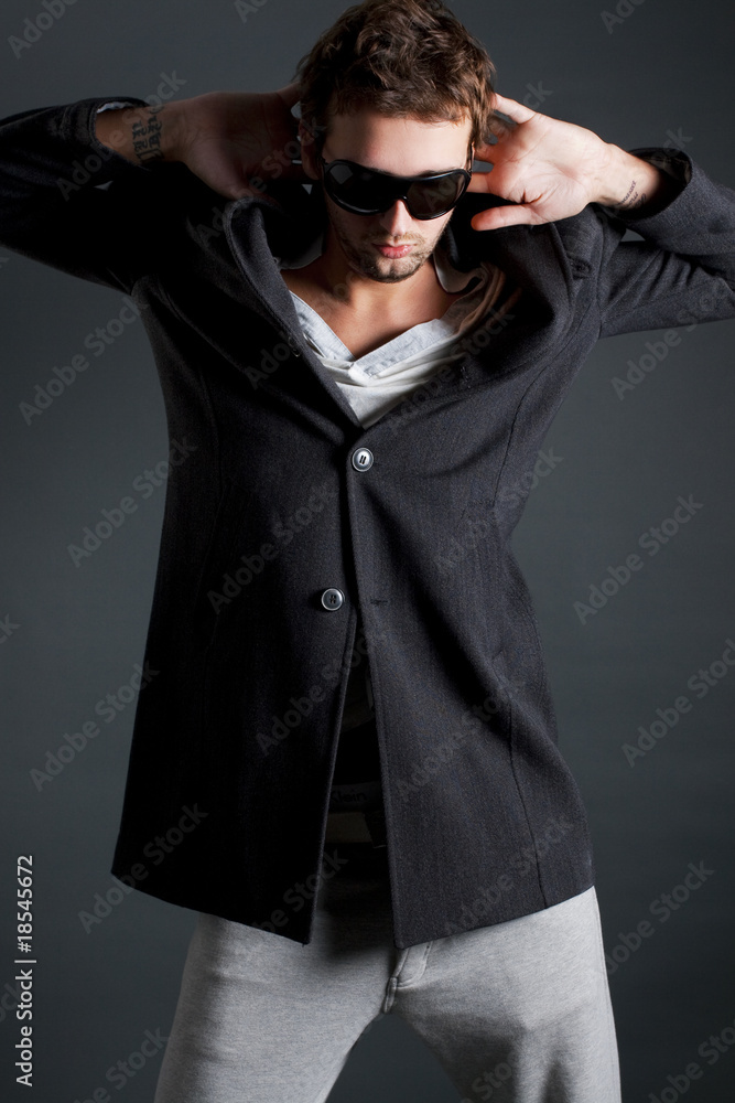 Obraz premium male model posing in trendy clothes