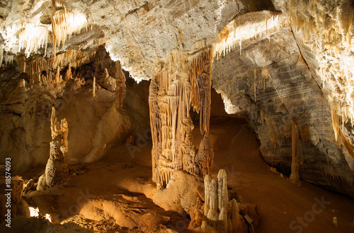 Columna en la cueva