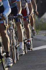 Wandcirkels Fietsen Wielen in actie tijdens wielerrace  © minik